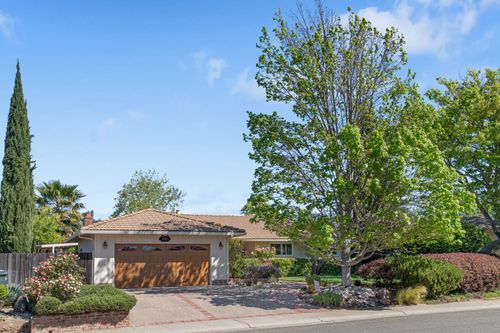 6209 Saint James Drive, Carmichael, CA, 95608 | Card Image