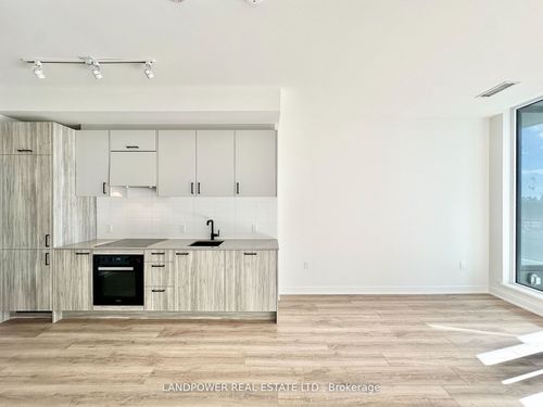 625-1 Kyle Lowry Rd, Toronto, ON, M3C0S6 | Card Image