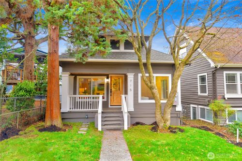 715 27th Ave, Seattle, WA, 98122-4921 | Card Image