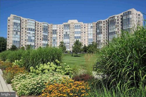 1105-19365 Cypress Ridge Ter, LEESBURG, VA, 20176-8438 | Card Image