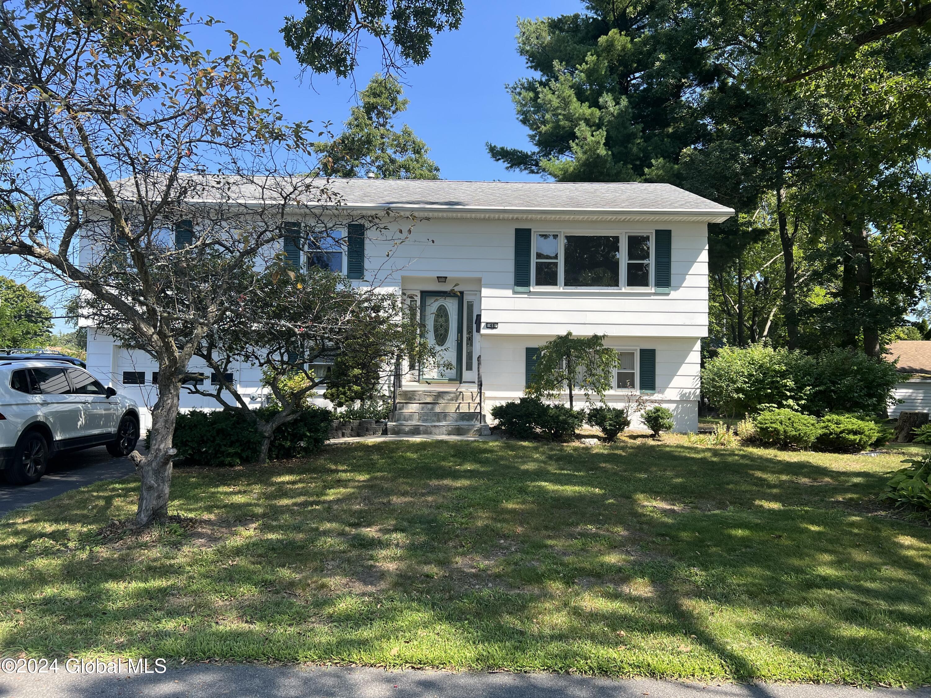 Grounds Pl, Albany, NY 12205