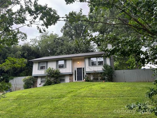 1 Spring Valley Dr, Arden, NC, 28704-9706 | Card Image