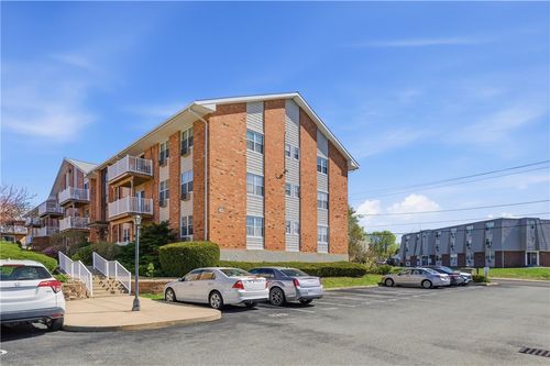 8b-43 Bullocks Point Avenue, East Providence, RI, 02915 | Card Image