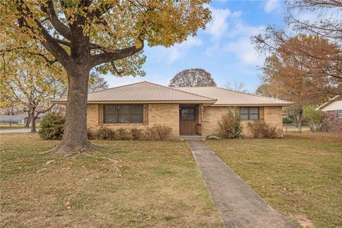 204 W Edmondson Ave, Springdale, AR, 72764-7007 | Card Image