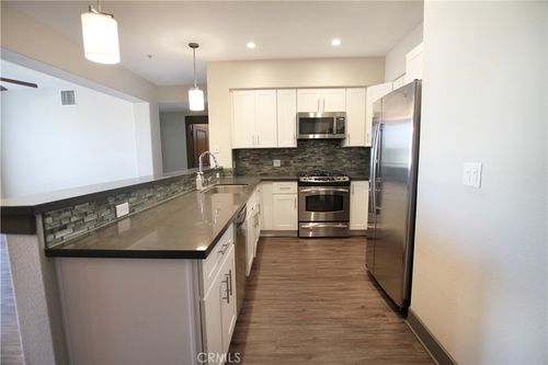 24545 Town Center Dr, Valencia, CA, 91355-1367 | Card Image