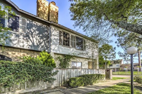 10763 Sandpiper Dr, Houston, TX, 77096-5423 | Card Image