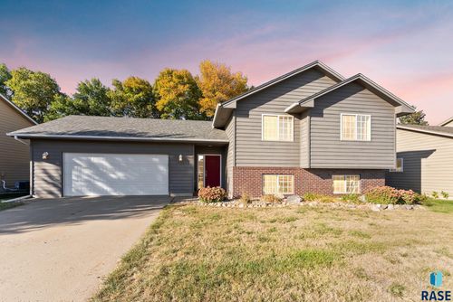 7504 66th St, Sioux Falls, SD, 57106 | Card Image