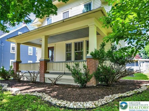 114 S New St, Nazareth, PA, 18064-2227 | Card Image