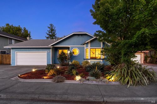 9376 Jessica Dr, Windsor, CA, 95492-8855 | Card Image