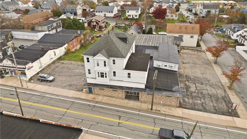 42 Main Rd, Tiverton, RI, 02878-1087 | Card Image