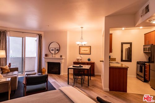 218-620 S Gramercy Pl, LOS ANGELES, CA, 90004-4904 | Card Image