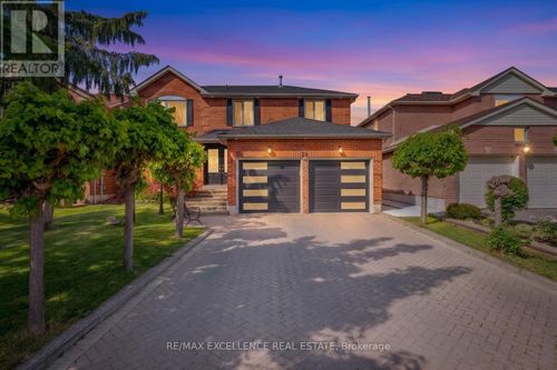 24 Lilly Crescent, Brampton (Brampton South), ON, L6Y3K3 | Card Image