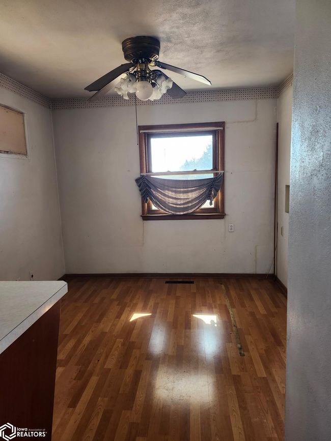 821 Ne 2 Nd St, Home with 3 bedrooms, 2 bathrooms and 1 parking in Eagle Grove IA | Image 8
