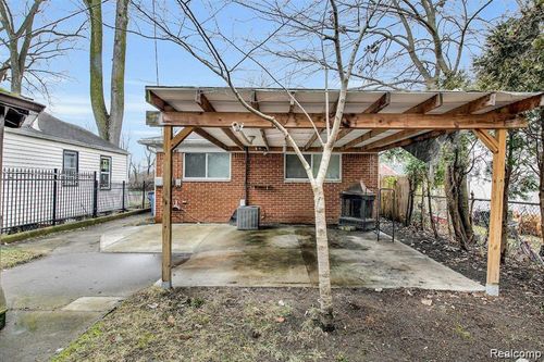 7518 Hazelton St, Dearborn Heights, MI, 48127-1544 | Card Image