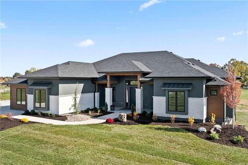 19103 Bella Terra Rd, Pleasant Hill, MO, 64080-8828 | Card Image