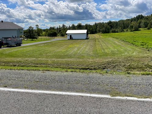 2130 Du Golf Rd, Clarence Creek, ON, K0A1N0 | Card Image