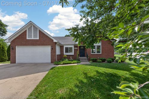 26606 Hales St, Madison Heights, MI, 48071-3830 | Card Image