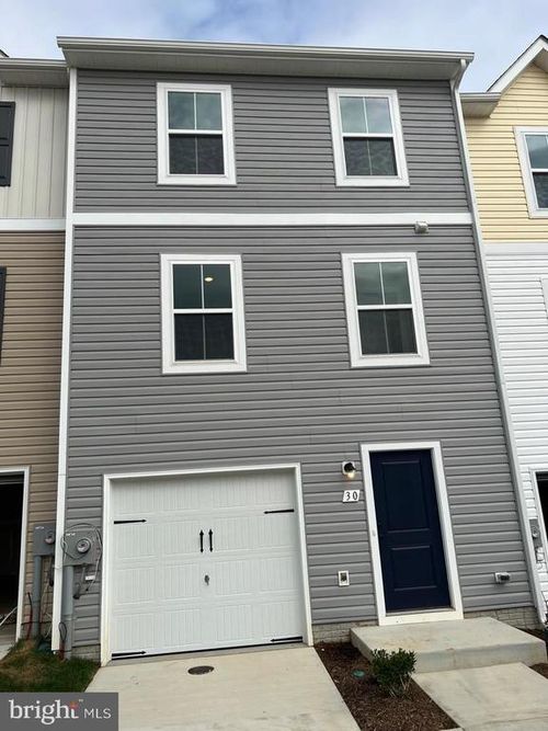 46 Thrower Rd, HEDGESVILLE, WV, 25427-4701 | Card Image