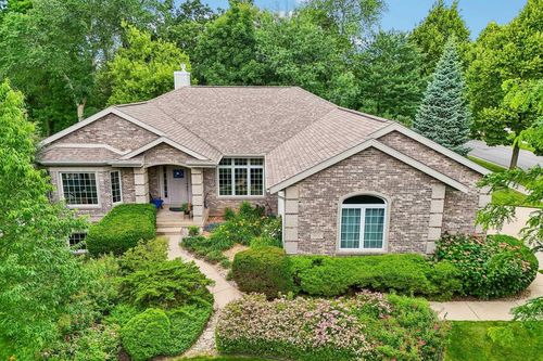 1802 Pineview Drive, MADISON, WI, 53593 | Card Image
