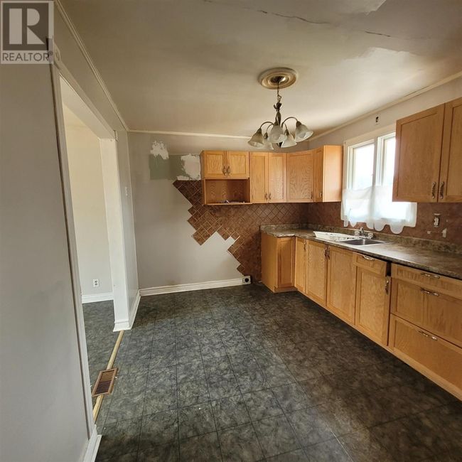 59 Manitou Rd, Home with 2 bedrooms, 1 bathrooms and null parking in Manitouwadge ON | Image 9