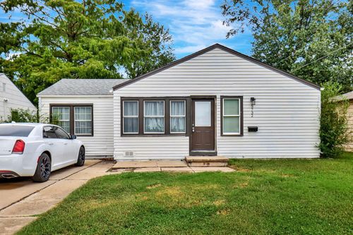 5732 Castle Dr, Wichita, KS, 67218-3412 | Card Image