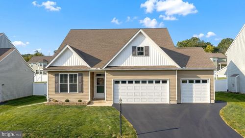 110 Callie Dr, YORK, PA, 17404-9403 | Card Image