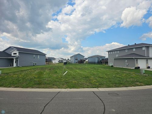 4878 Hampton Cir S, Moorhead, MN, 56560-7255 | Card Image