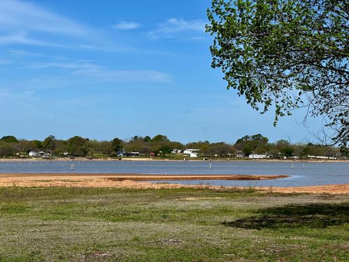 123 Conejos Dr, Nocona, TX, 76255-8905 | Card Image