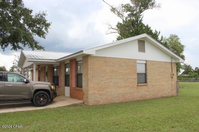 25676 Ne Evans St, House other with 3 bedrooms, 2 bathrooms and null parking in Altha FL | Image 6