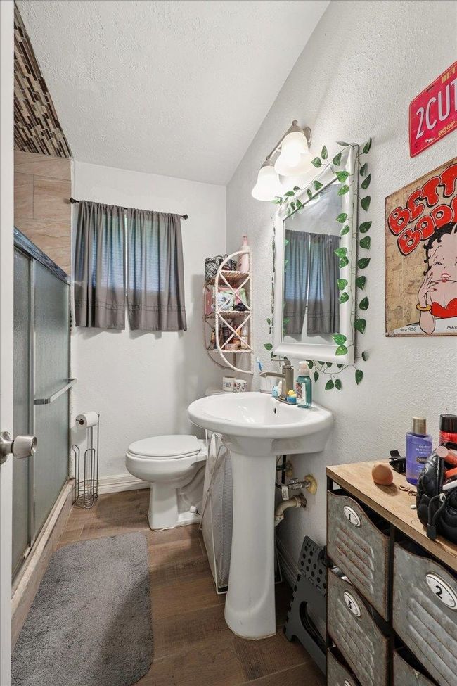 731 Meneley Rd, House other with 4 bedrooms, 2 bathrooms and null parking in Winnie TX | Image 20
