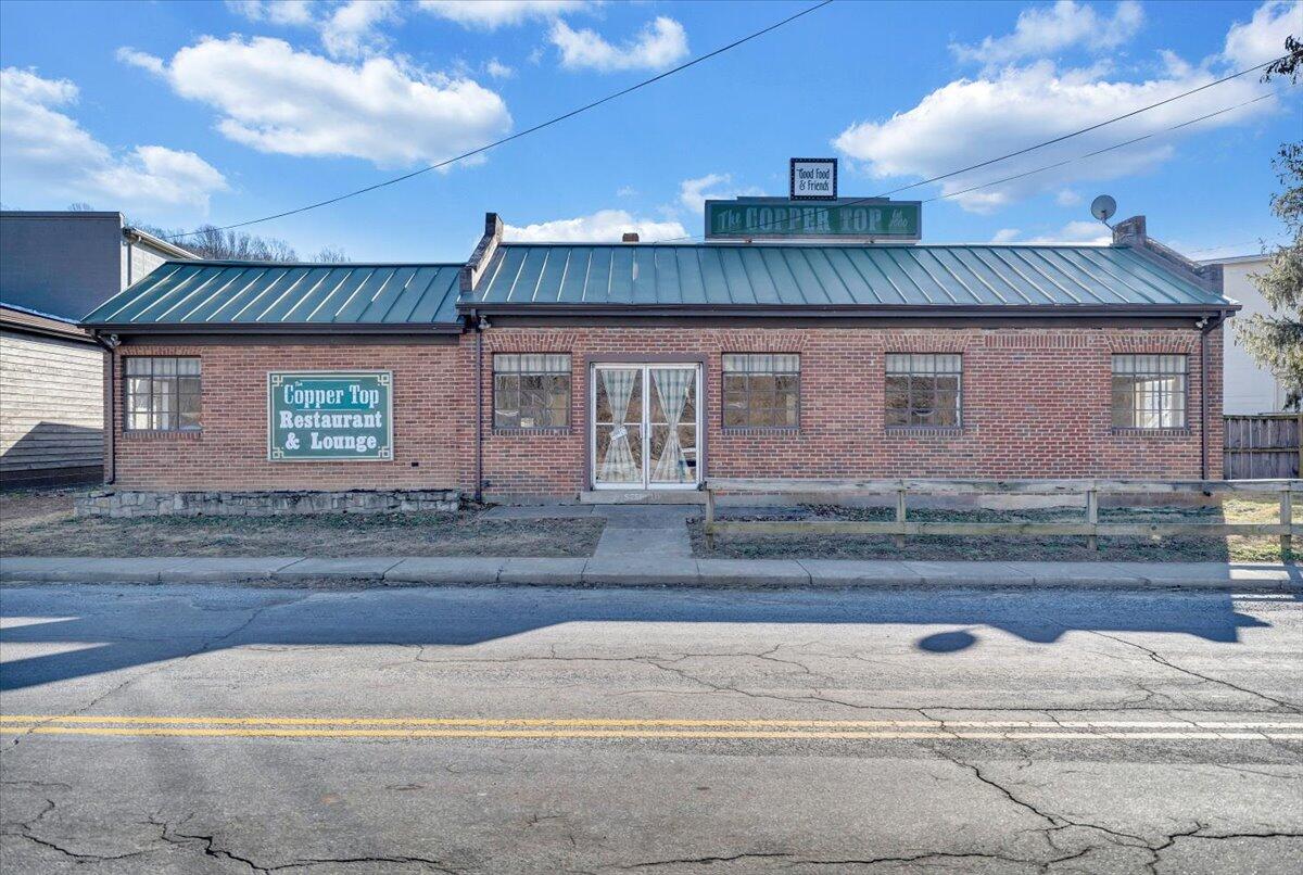 630 Lowe St, Buchanan, VA 24066