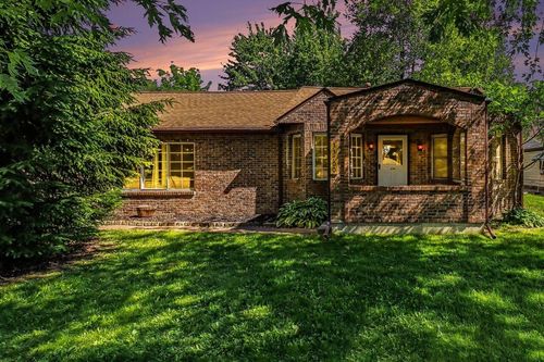 33700 Beechwood St, Westland, MI, 48185-3002 | Card Image