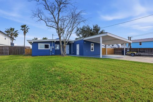 129 Copano Cove Rd, Rockport, TX, 78382-9519 | Card Image