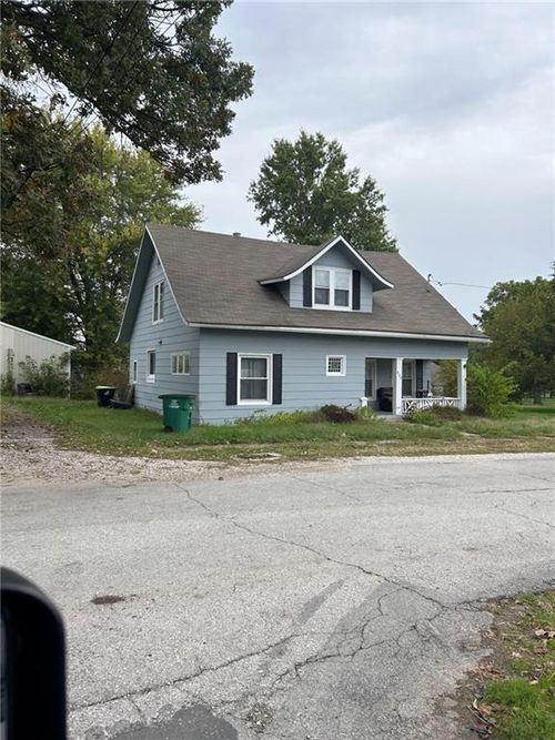 408 W 5th St, Braymer, MO, 64624-9244 | Card Image