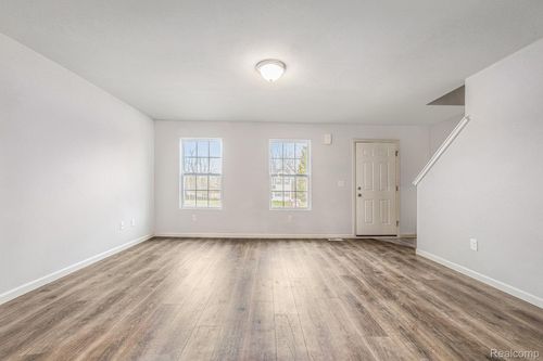 6142 Noel Dr, Flint, MI, 48532-3250 | Card Image