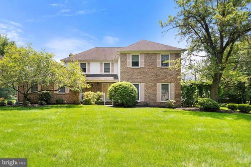 28 Amherst Way, West Windsor, NJ, 08550-1827 | Card Image