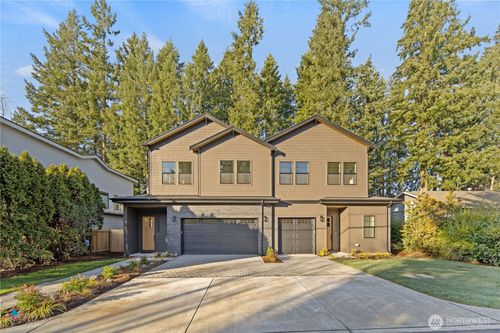 16656 Ne 12th St, Bellevue, WA, 98008-3714 | Card Image