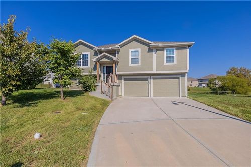 21708 North Rdg, Peculiar, MO, 64078-7834 | Card Image