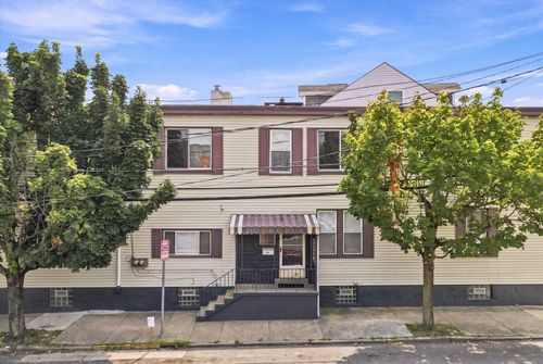 201 Taylor St, Bloomfield, PA, 15224-1834 | Card Image