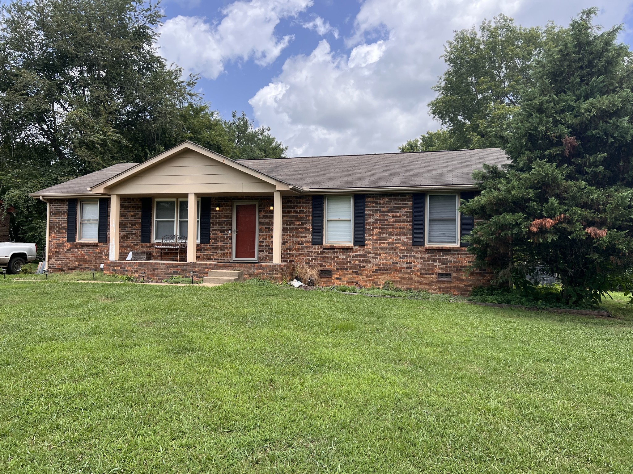 One Mile Ln, Smyrna, TN 37167