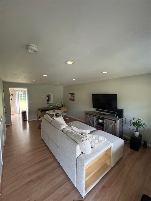 66-66 Kennedy Dr, North Chelmsford, MA, 01863-1551 | Card Image
