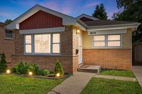 8639 Plainfield Rd, Lyons, IL, 60534-1057 | Card Image