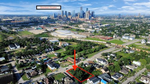 2319 Lorraine St, Houston, TX, 77026-7329 | Card Image