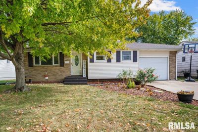 4520 49 Th Street Court, House other with 3 bedrooms, 2 bathrooms and null parking in Moline IL | Image 1