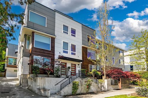 b-4221 Evanston Ave N, Seattle, WA, 98103-7206 | Card Image