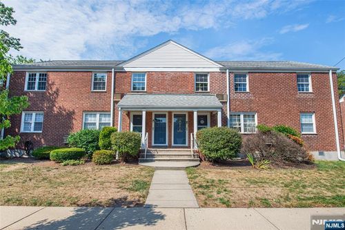 110 Darwin Ave, Rutherford, NJ, 07070-1304 | Card Image