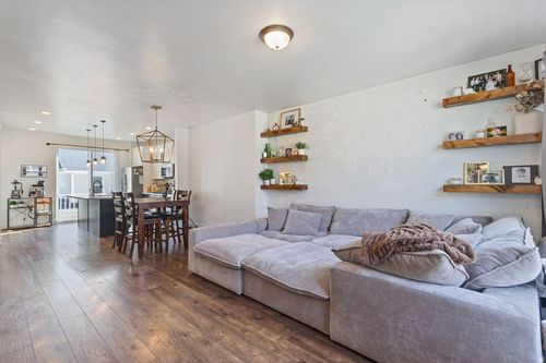 1056 Painted Horse Ln, Bluffdale, UT, 84065-7552 | Card Image