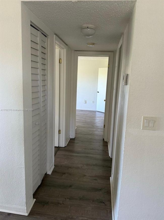 APT-2222 - 1401 Village Blvd, Condo with 2 bedrooms, 1 bathrooms and null parking in West Palm Beach FL | Image 19