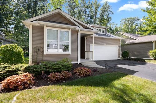 1990 Buckingham Dr, Avon, OH, 44011-1679 | Card Image