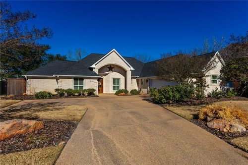 9223 Brookwater Cir, College Station, TX, 77845-8735 | Card Image